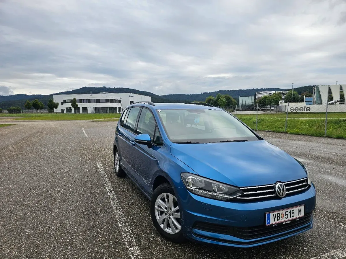 Volkswagen Touran 2019 photo 2