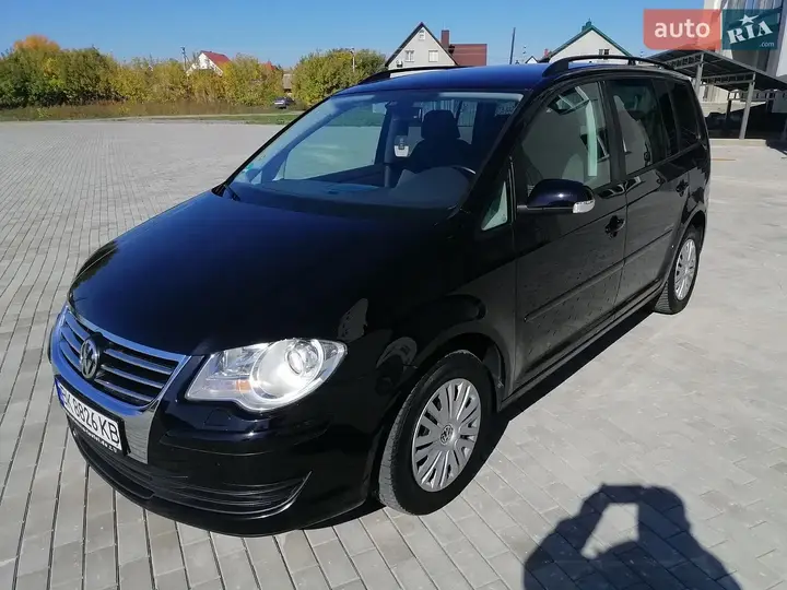Volkswagen Touran 2008 photo 3