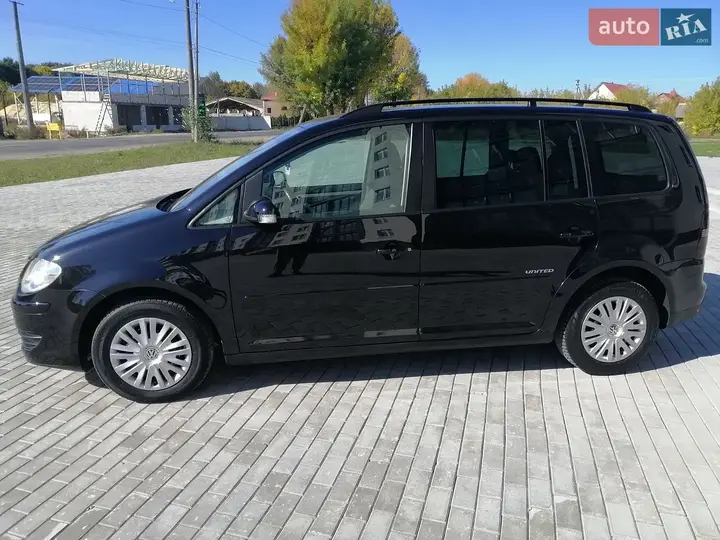 Volkswagen Touran 2008 photo 4