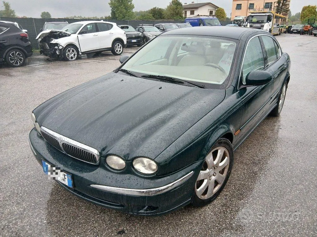 Jaguar X-Type 2002 photo 2