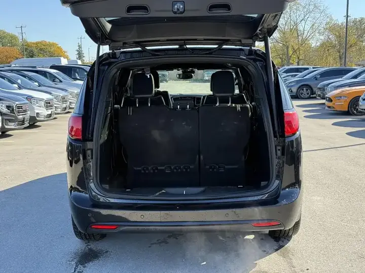 Chrysler Pacifica 2018 photo 5