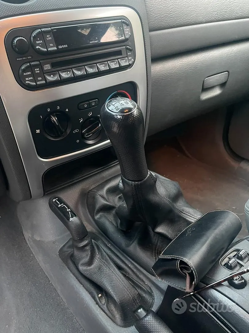 Jeep Cherokee 2006 photo 3