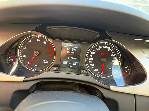 Audi A4 2011 photo 4