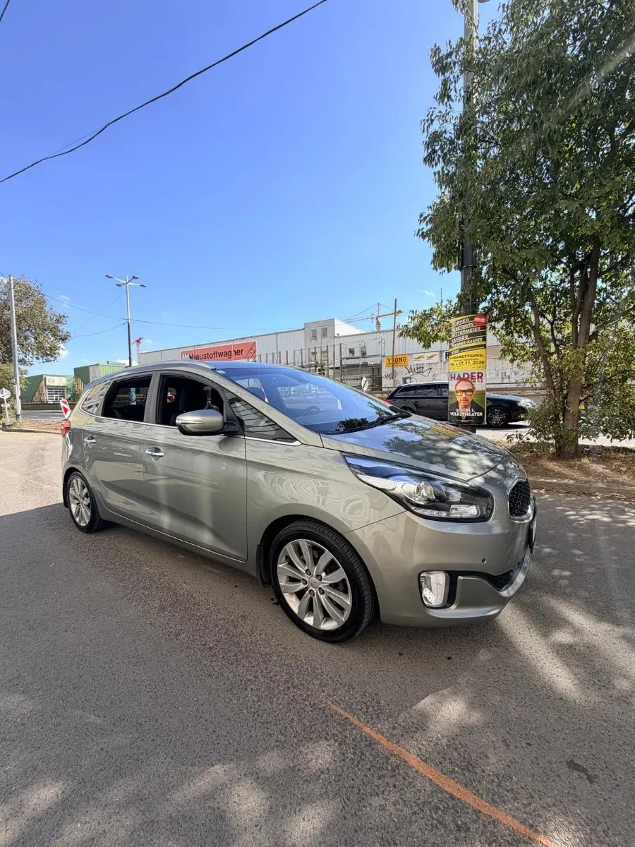 Kia Carens