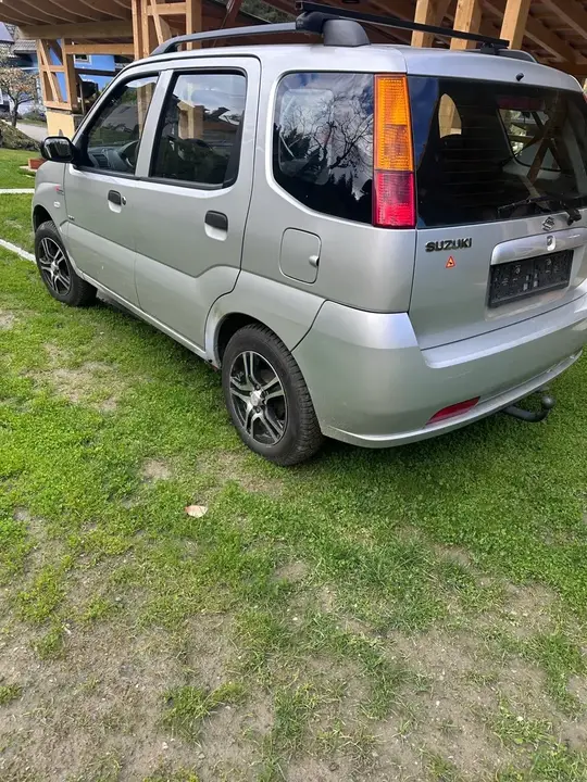 Suzuki Ignis 2004 photo 2