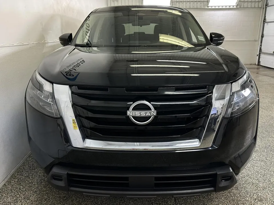 Nissan Pathfinder 2023 photo 2