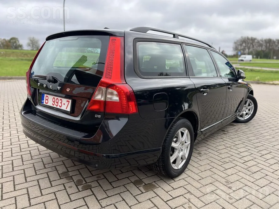 Volvo V70 2007 photo 2