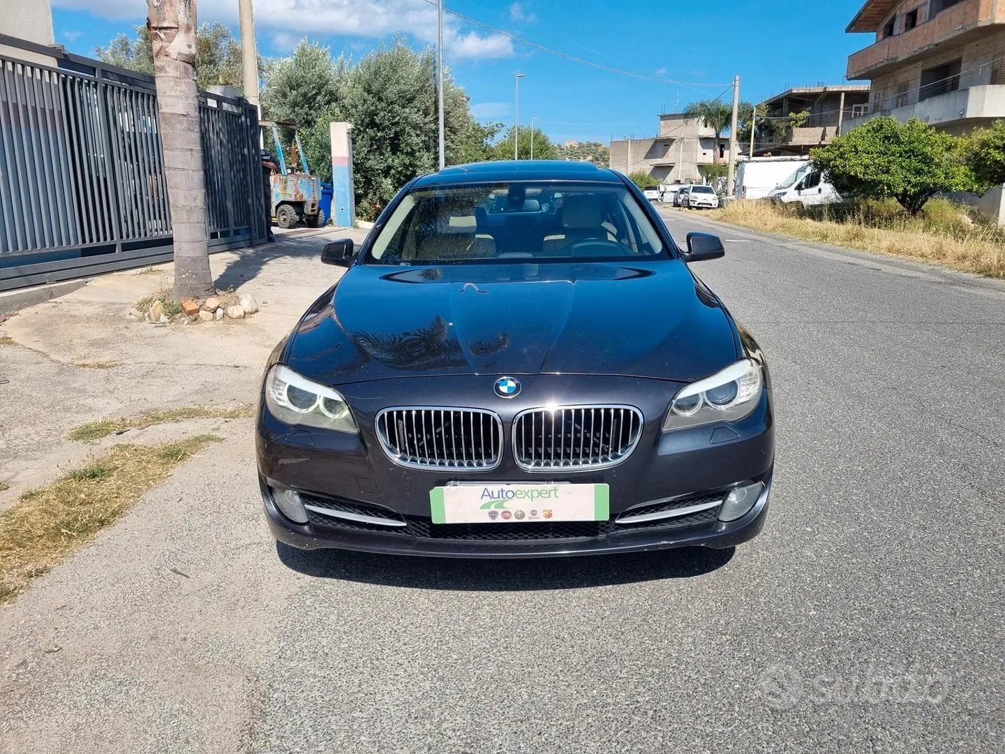 BMW 5 Series 2010 photo 2