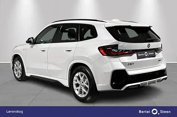 BMW Ix1 2025 photo 3