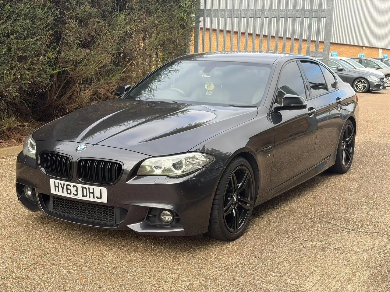 BMW 5 Series 2013 photo 2