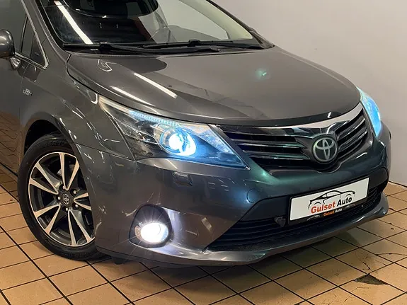 Toyota Avensis 2013 photo 4