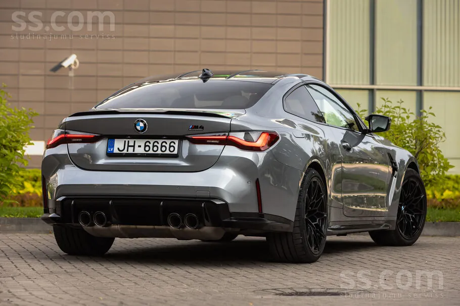 BMW M4 2022 photo 4