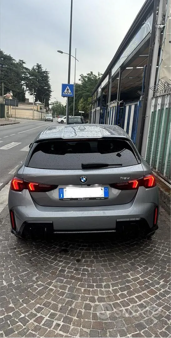 BMW 1 Series 2025 photo 2