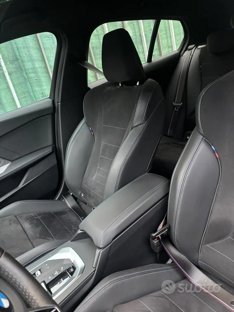 BMW 1 Series 2025 photo 4
