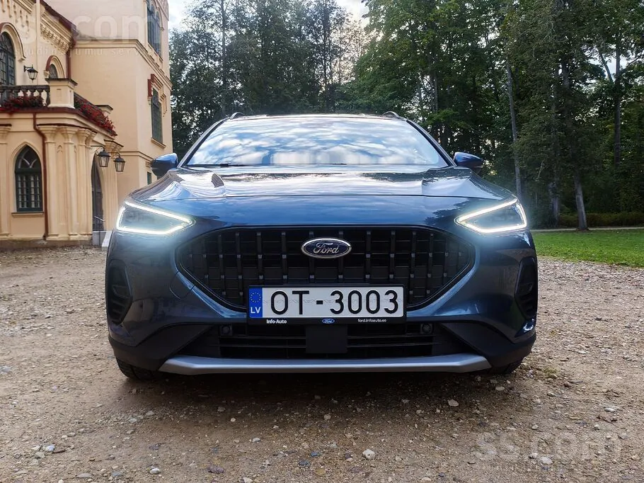 Ford Focus 2024 photo 5