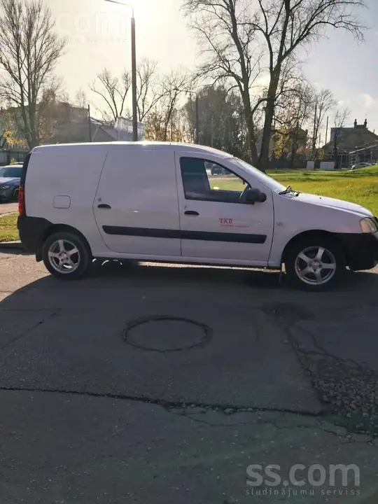 Dacia Logan 2011 photo 4
