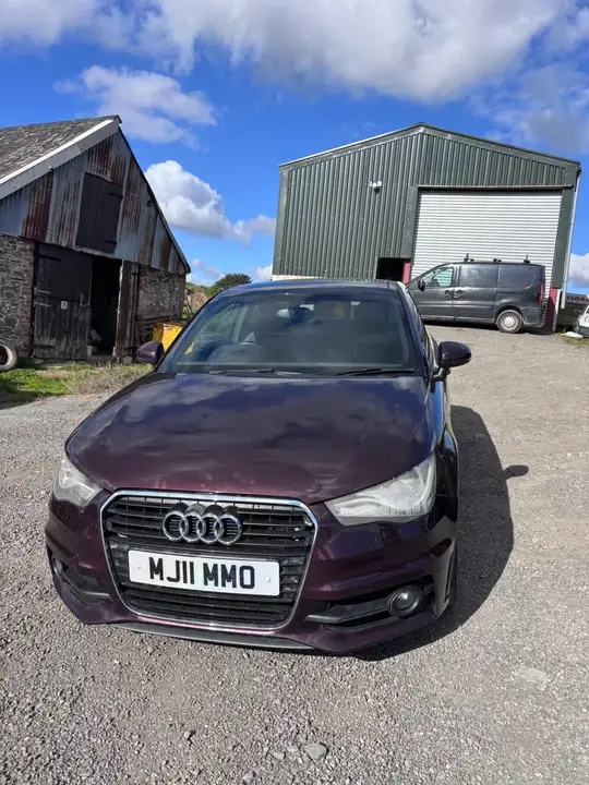 Audi A1 2011 photo 2