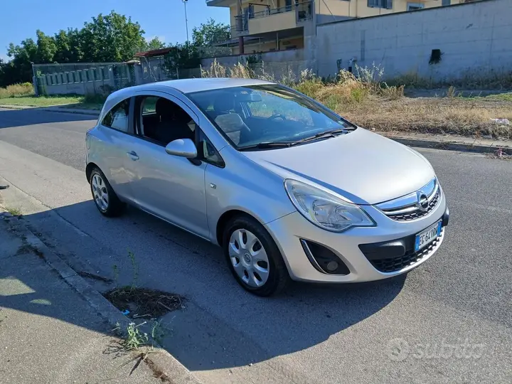 Opel Corsa 2011 photo 2