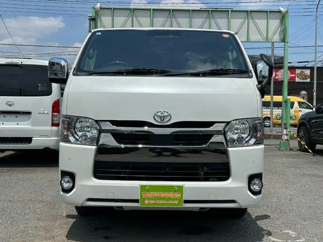 Toyota Hiace Van 2020 photo 2