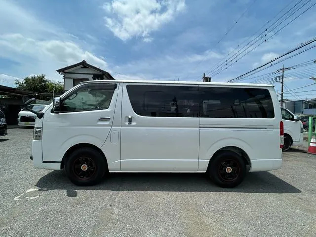 Toyota Hiace Van 2020 photo 4