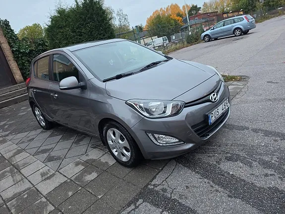 Hyundai I20 2013 photo 2