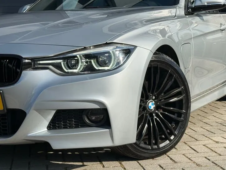 BMW 3 Series 2016 photo 3