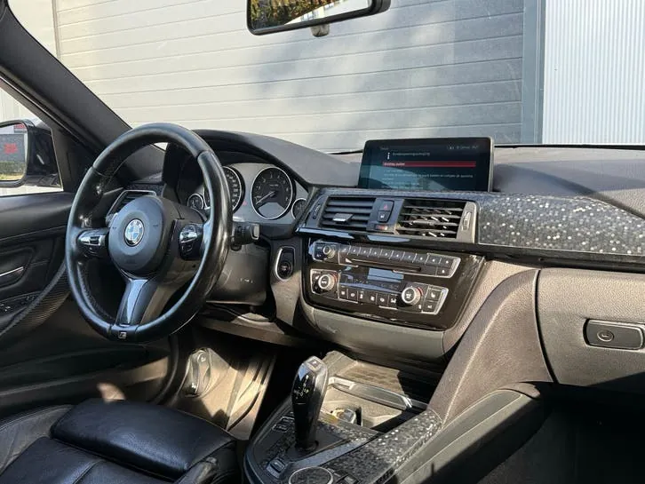 BMW 3 Series 2016 photo 2