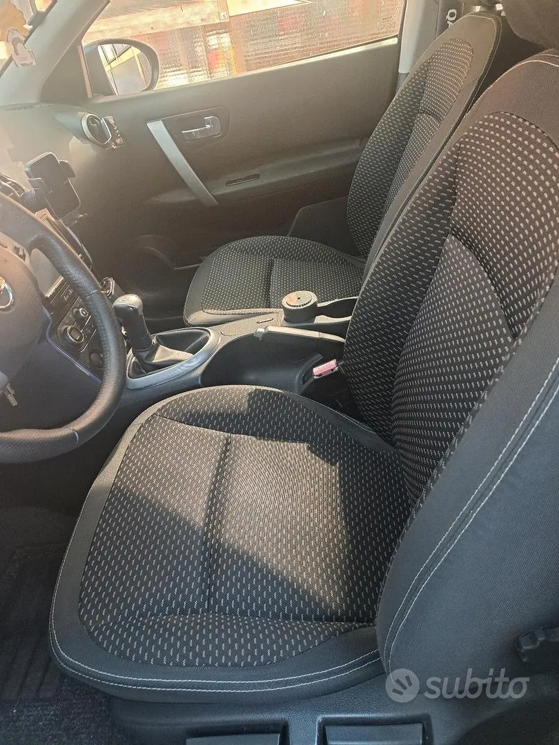 Nissan Atleon 2008 photo 4