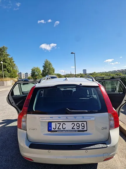 Volvo V50 2011 photo 2