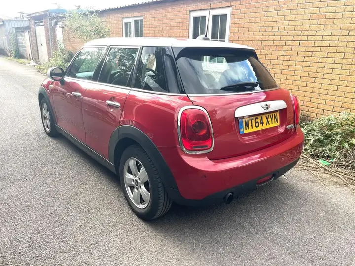 Mini Hatch 2014 photo 4
