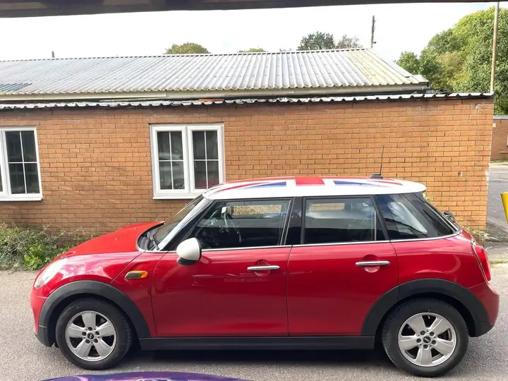 Mini Hatch 2014 photo 2