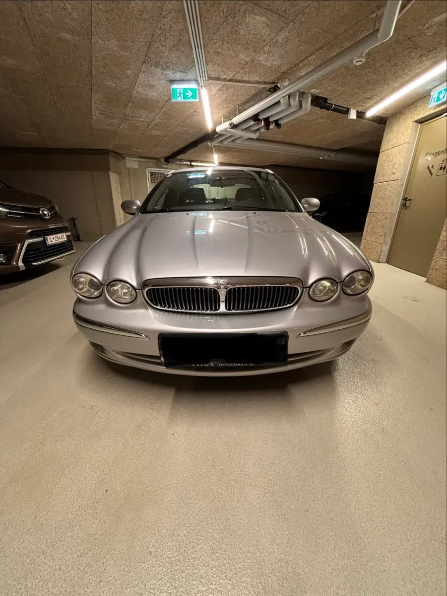 Jaguar X-Type 2003 photo 2