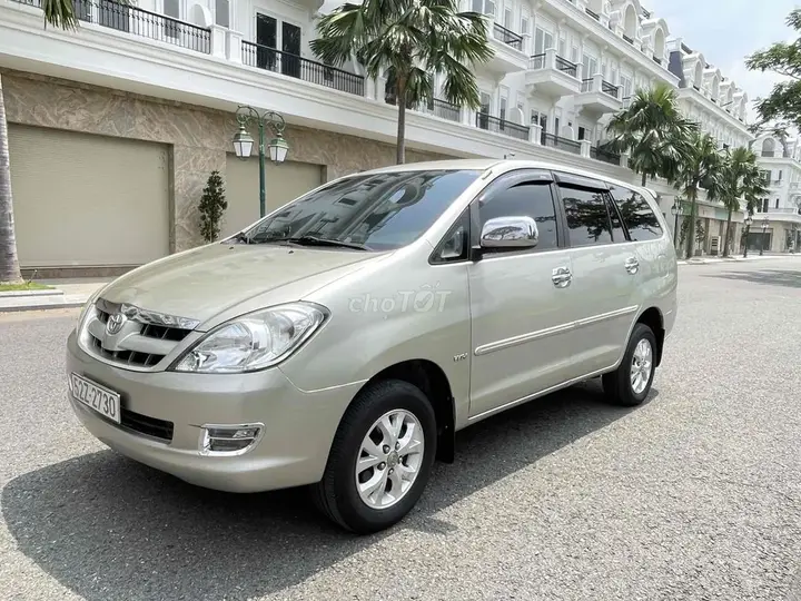 Toyota Innova 2006 photo 2
