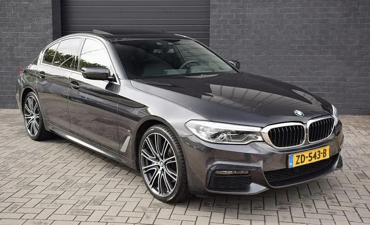 BMW 5 Series 2019 photo 2