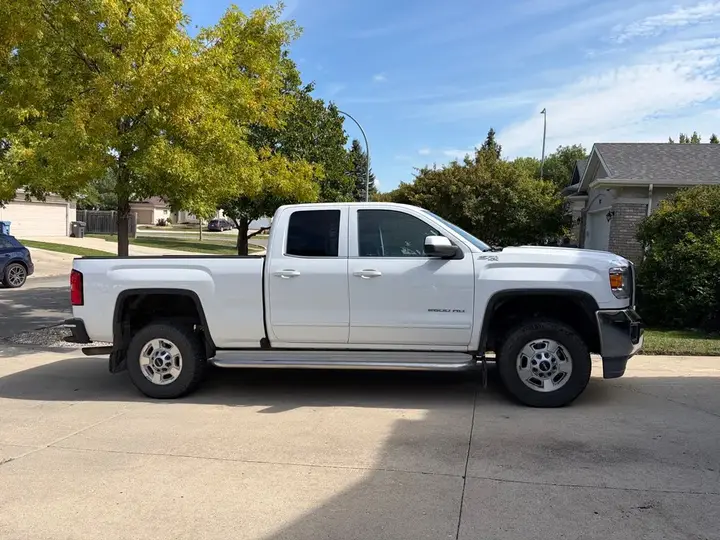 GMC Sierra 2500Hd 2018 photo 2