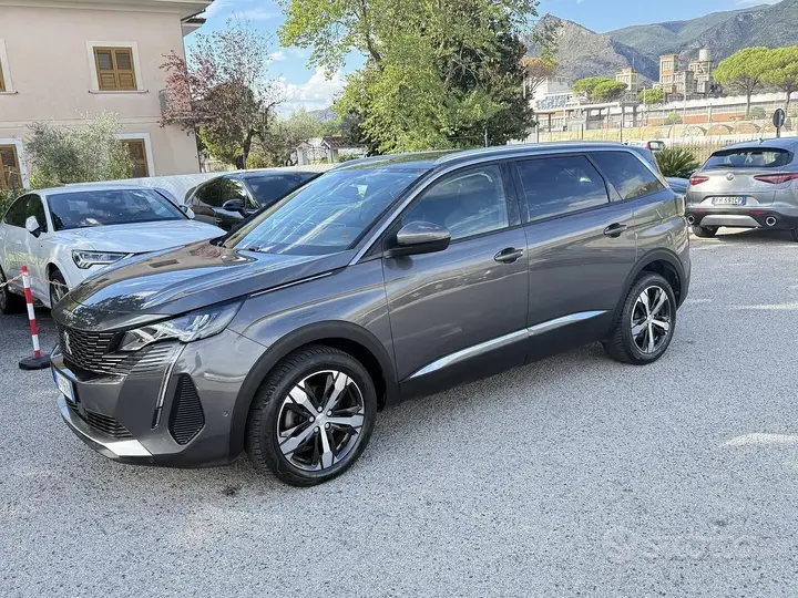 Peugeot 5008 2021 photo 2