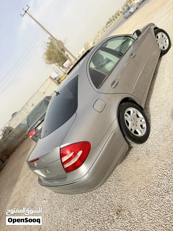Mercedes-Benz E-Class 2004 photo 3