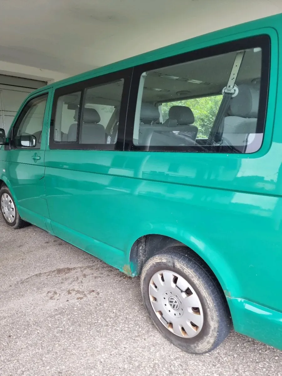 Volkswagen Caravelle 2005 photo 2
