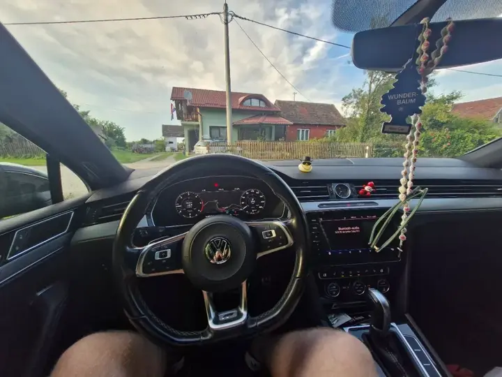 Volkswagen Passat 2019 photo 3