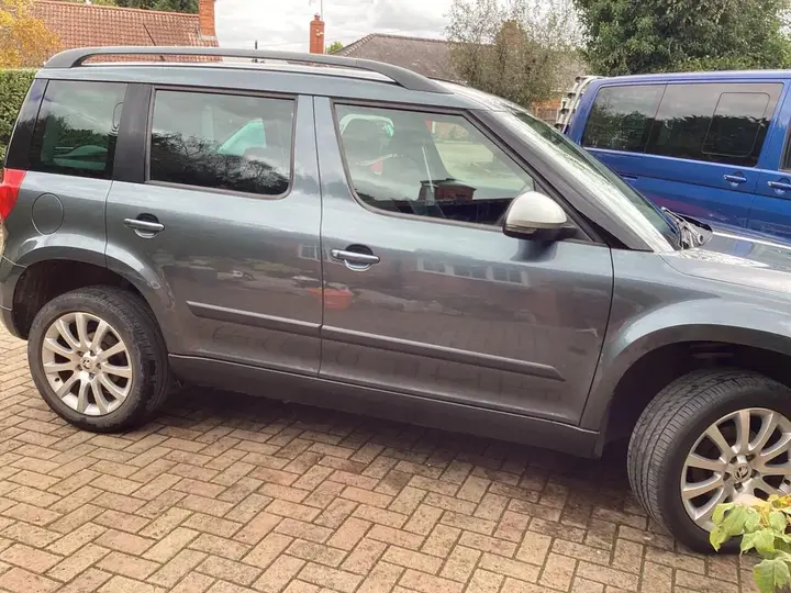Skoda Yeti 2015 photo 4