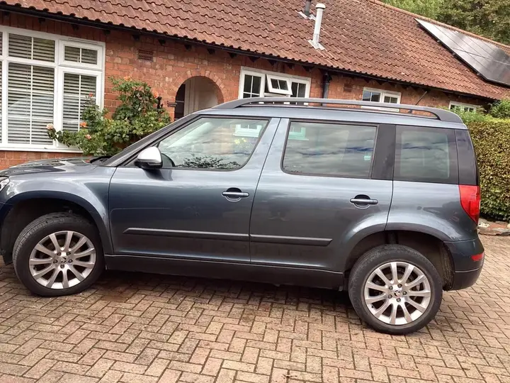 Skoda Yeti 2015 photo 2