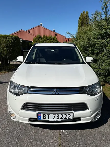 Mitsubishi Outlander 2014 photo 2