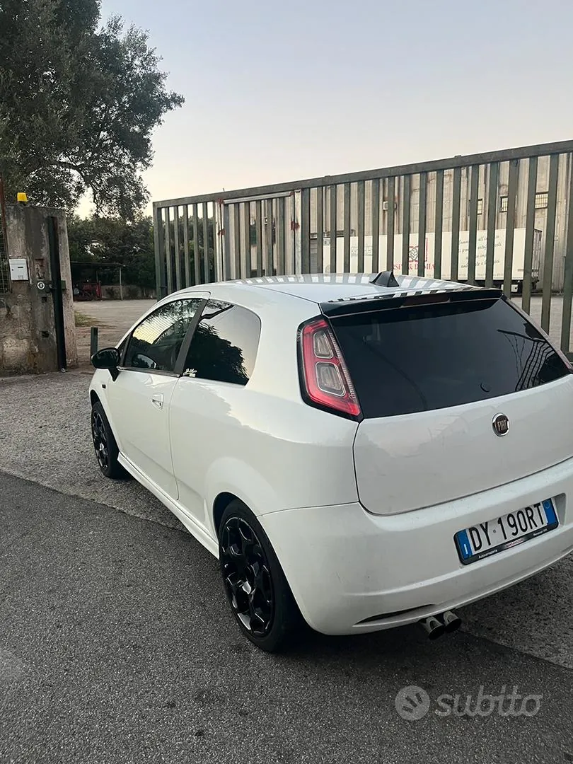 Fiat Grande Punto 2009 photo 5