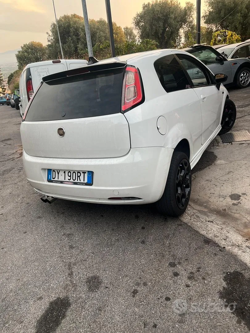 Fiat Grande Punto 2009 photo 3