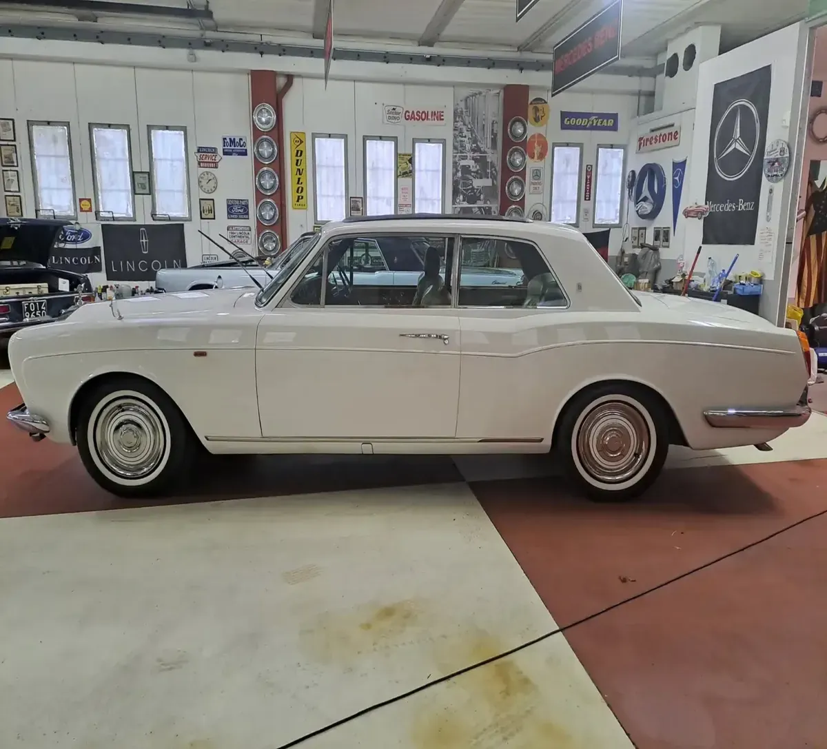 Rolls-Royce Silver Shadow