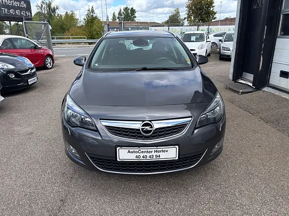 Opel Astra 2012 photo 3