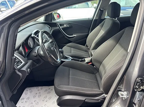 Opel Astra 2012 photo 5