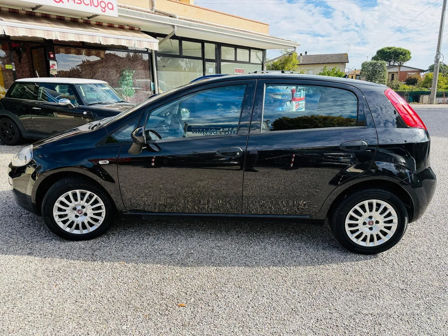 Fiat Punto 2015 photo 4