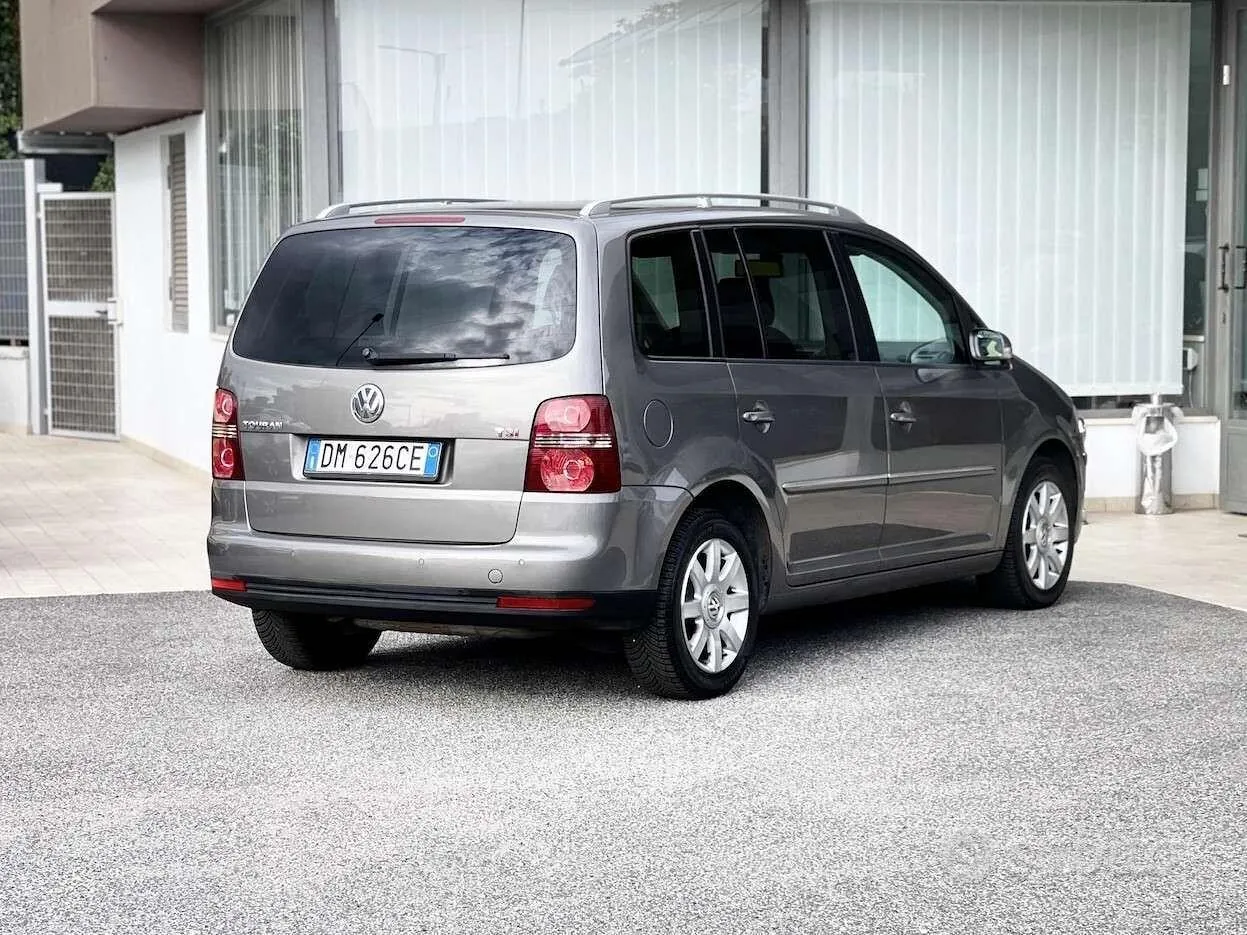 Volkswagen Touran 2008 photo 5
