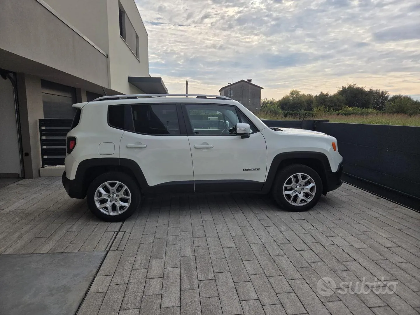 Jeep Renegade 2017 photo 3